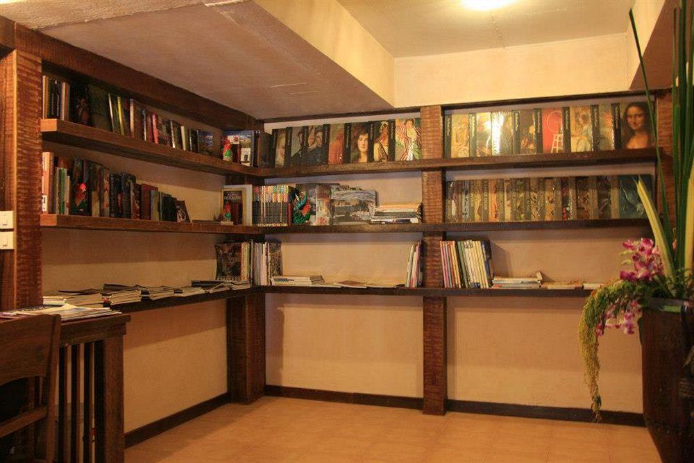 1 Nimman Gallery Hotel Чиангмай Экстерьер фото